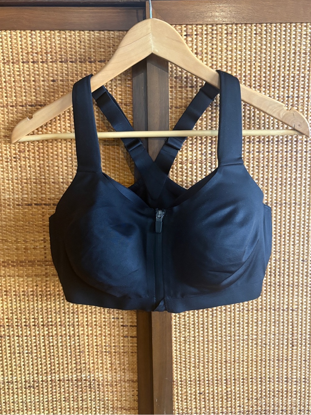 Victoria's Secret Incredible Knockout Ultra Max- Black